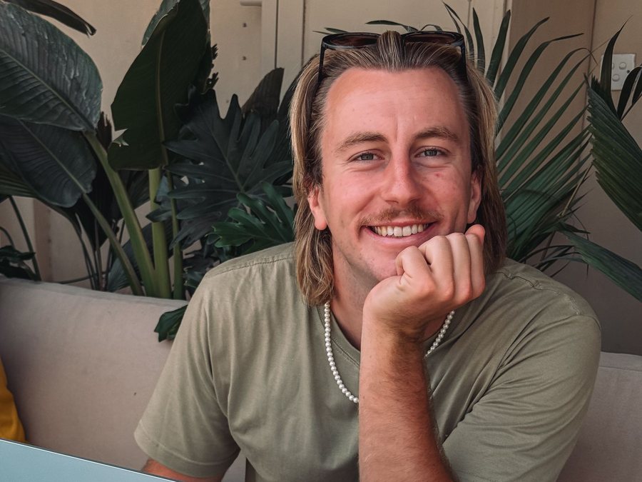 Julien's content creator and growth marketer CV website