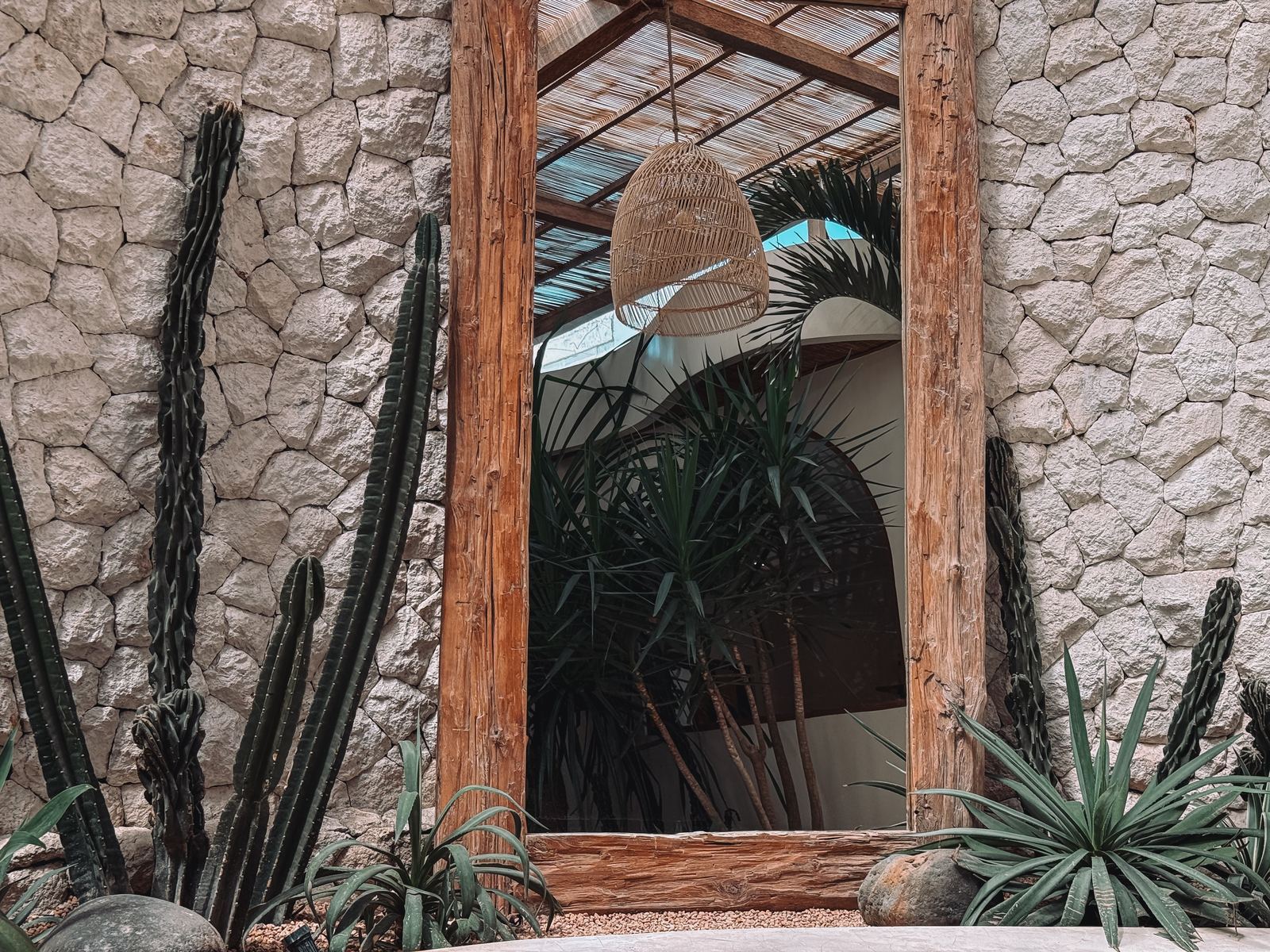 Uluwatu · Bali · Garden Mirror, Stone Wall