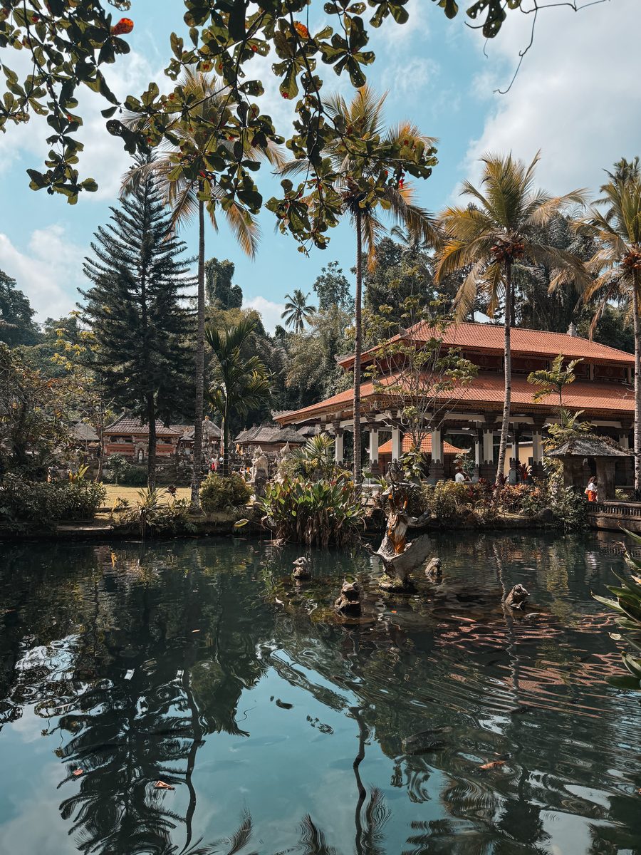 Le temple Pura Gunung Kawi Sebatu et son bassin sacré, à Ubud